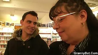 Genç Lilly Banks gets konuluitalyanporno tam taşaklar