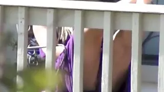Arka milf porno konulu koltukta garip sarışın