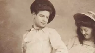 Sıcak esmer anne tarafından ona porno filim izle konulu eski kedi